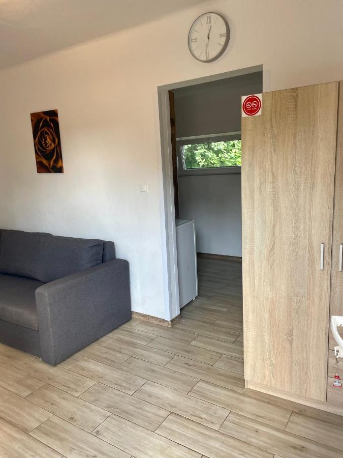 Hotel Osrodek Wypoczynkowy Flora Firlej Esterno foto